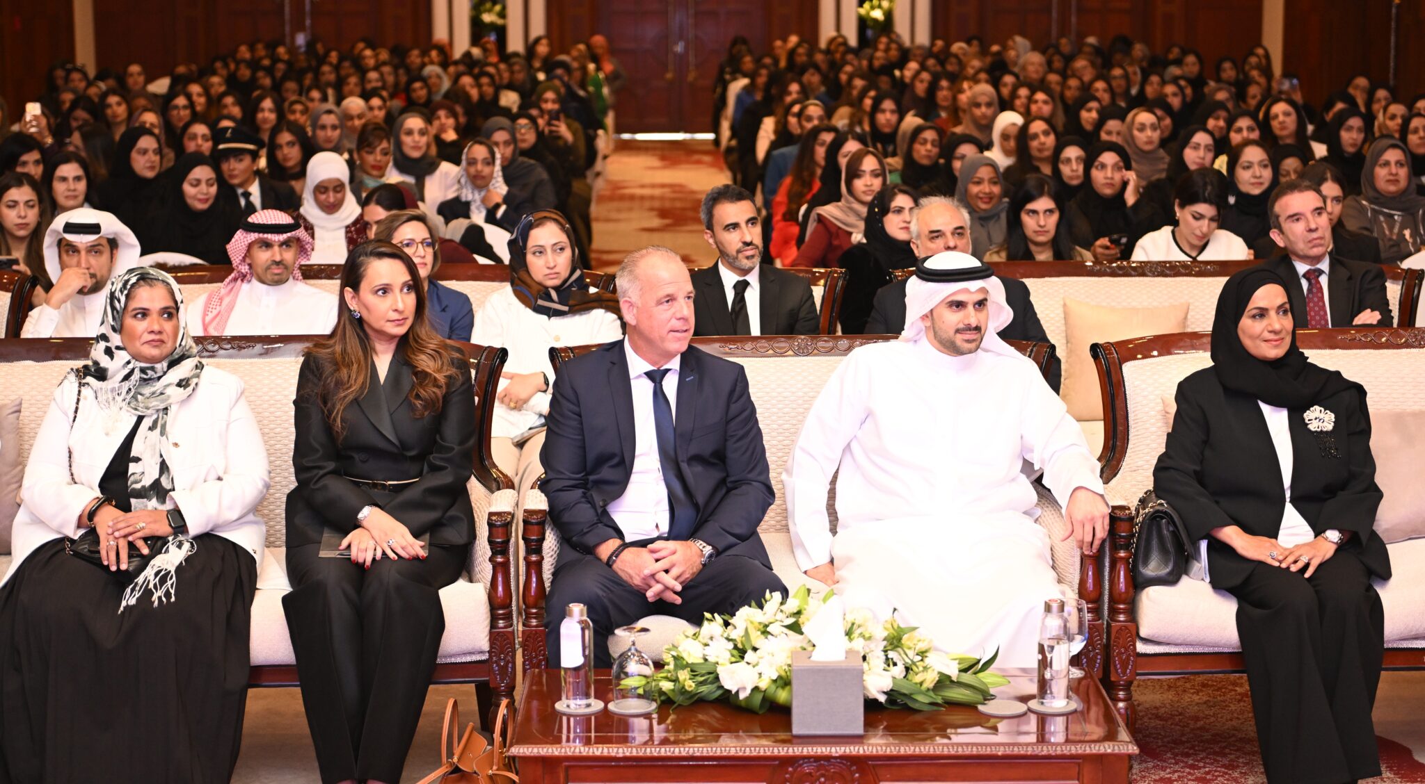 مجموعة طيران الخليج تكرم المرأة البحرينية الرائدة في مستقبل الطيران