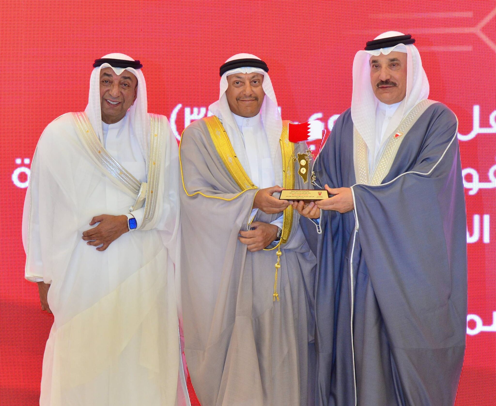 تكريم طيران الخليج لجهودها في البحرين كجزء من الحفل السنوي الثامن والثلاثين لتكريم المجتهدين والعاملين المتميزين